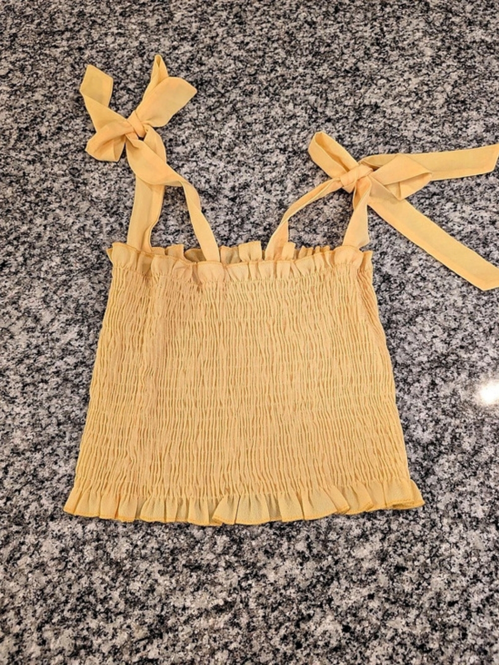 Smocked Tie-Strap Camisole in Yellow Size Medium Like New